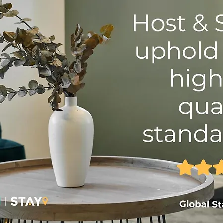 Host & - Cromwell House Filey