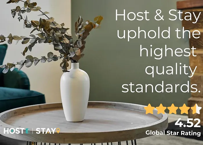 Host & - Cromwell House Filey
