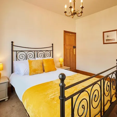 Host & - Cromwell House Ferienhaus Filey